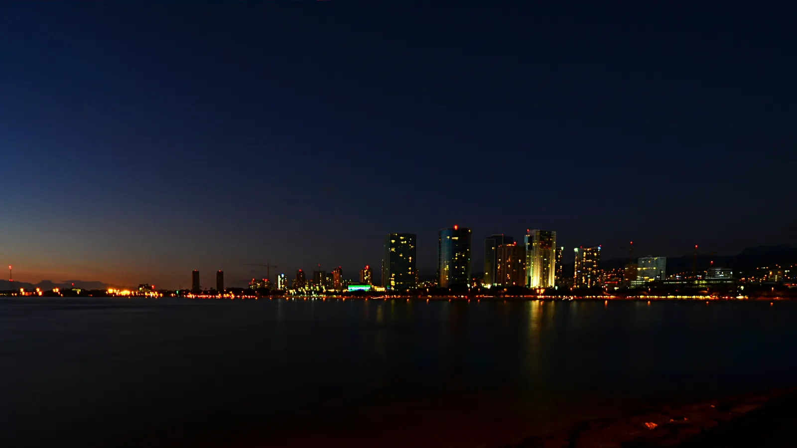 Hawaii skyline